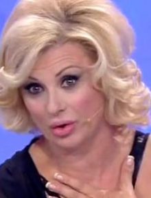 quanto-guadagna-tina-cipollari